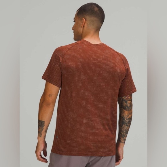 Lululemon Men Disrupted Grid Date Brown Metal Vent Tech Short Sleeve Shirt 2.0 M - Picture 8 of 9